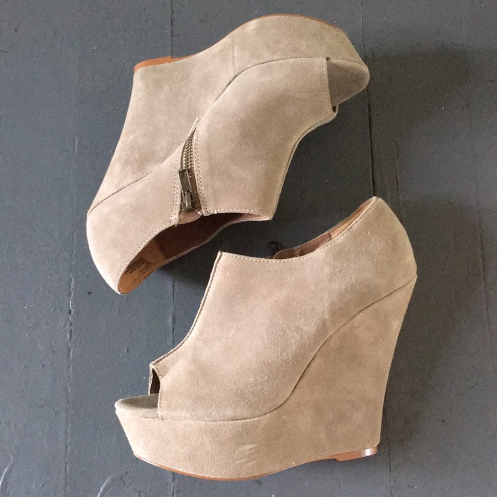 Steve Madden Taupe Peep Toe Wedge